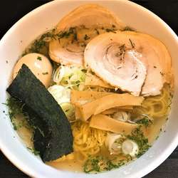 塩(しそ風味)＋味玉(クーポンサービス)＋餃子