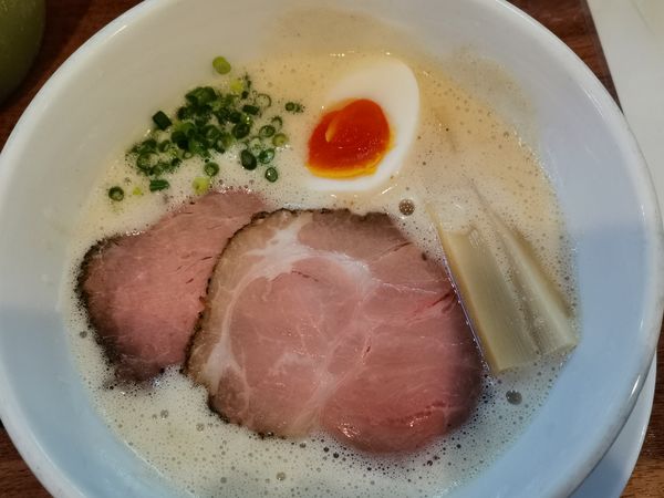 「豚CHIKIしおラーメン」@ラーメン家 みつ葉 the secondの写真