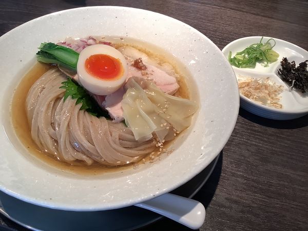 「もち小麦の冷香麺　1100円」@麺創房LEOの写真