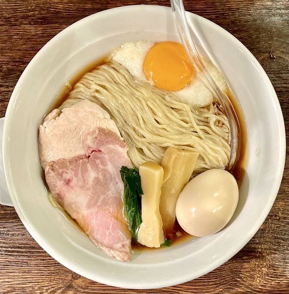 「［期間限定］カツオ出汁の山かけ冷やし麺 ＋ 味玉」@貝出汁 中華そば 竹祥の写真