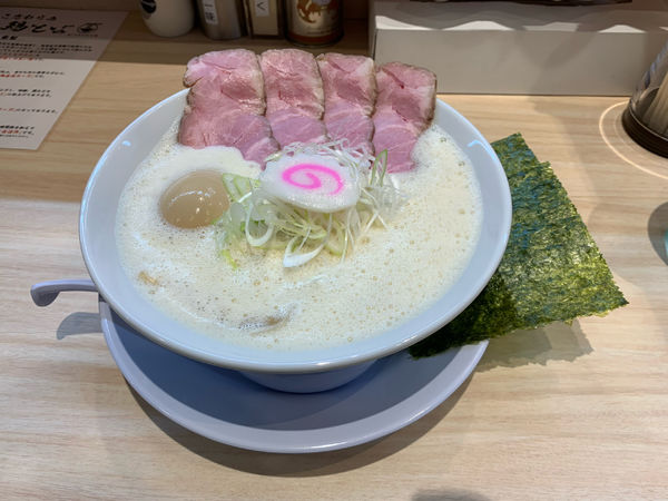 「鶏そば全のせ950円」@鶏そば 満つるの写真