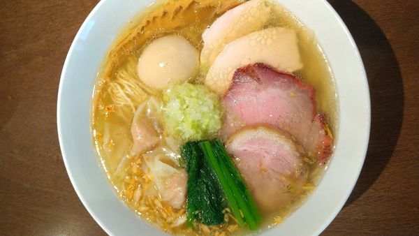 「塩特製らぁ麺」@らぁ麺 すぎ本の写真