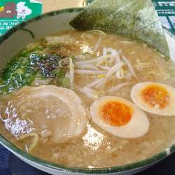 にんたま醤油ラーメン