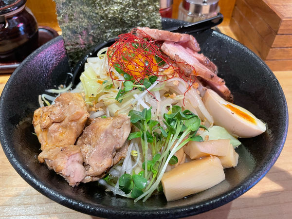 「特製鶏油まぜそば　1000円」@まぜそば専門店 かぐら 立川店の写真