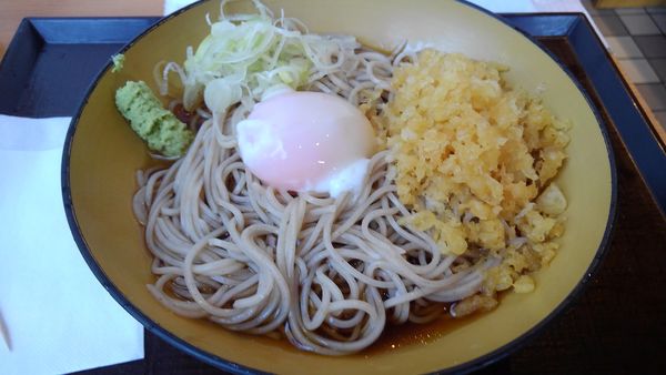 「朝の温玉たぬき（ひや）」@いわもとQ 神保町店の写真