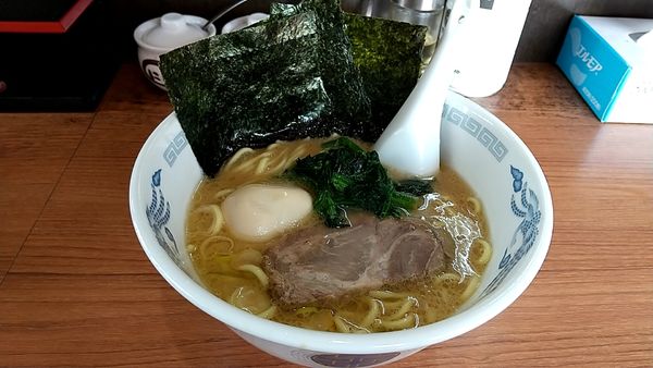 「味玉ラーメン（８００円）」@家系ラーメン みさき家の写真