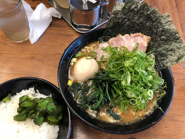 「特製ラーメン + ライス(サービス)」@横浜家系らーめん 武道家 吉祥寺店の写真