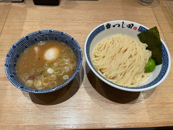 「濃厚味玉つけ麺」@めん徳 二代目 つじ田 福岡空港店の写真
