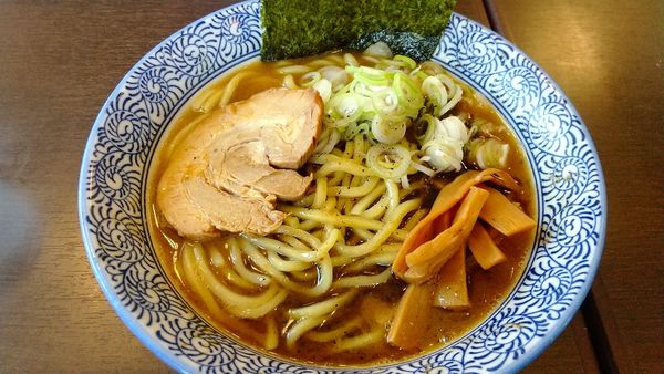 「濃厚黒魚介らー麺」@麺屋祥元の写真