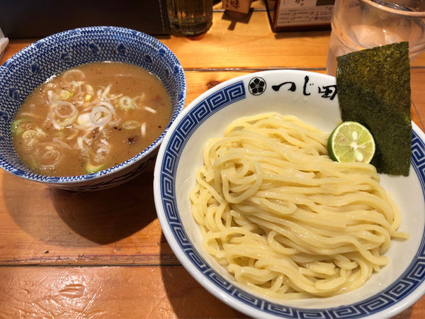 「濃厚つけ麺」@つじ田 飯田橋店の写真
