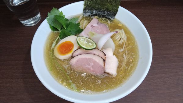 「合鴨入り 貝だし特中華 塩 ￥1090-」@中華そば うお青の写真