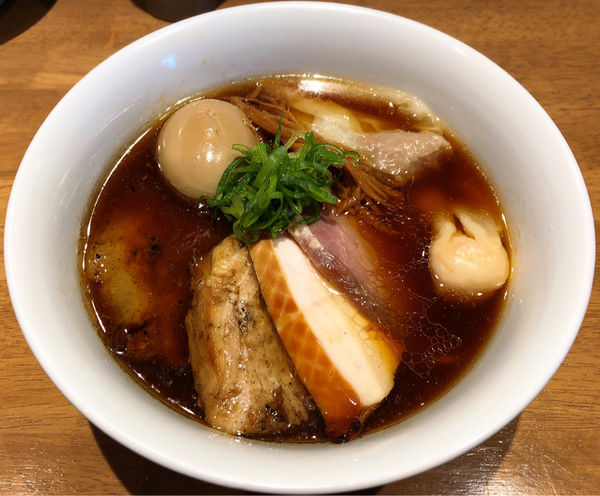 「特製醤油らぁ麺」@らぁ麺や 嶋の写真