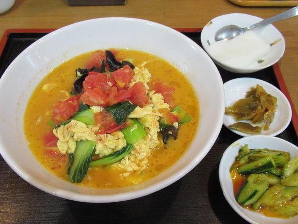 「トマトと玉子麺＋半チャーハン定食（850円）」@中華料理 日昇園の写真