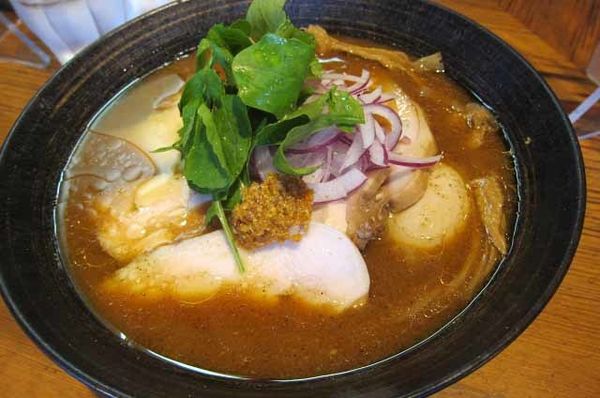 「チャーシュー味噌ラーメン　1,150円＋味玉　100円」@ラーメン屋 トイ・ボックスの写真