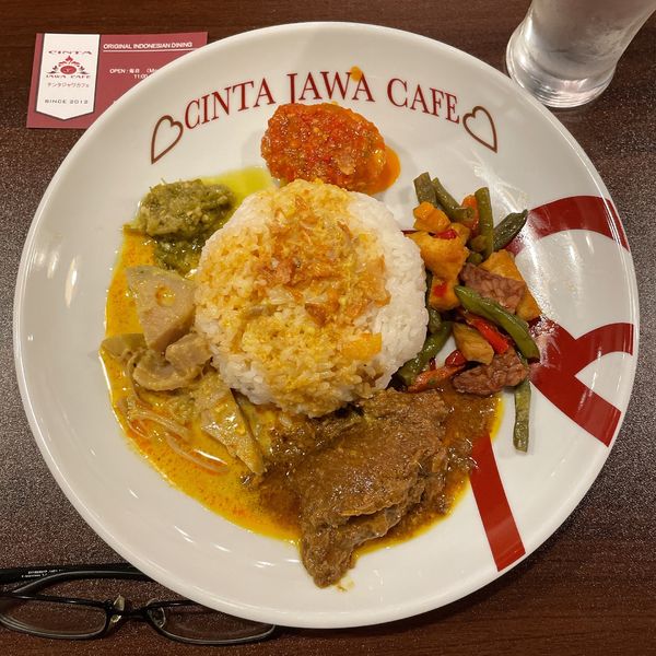 「ナシチャンプルーパダン」@チンタ ジャワ カフェ 横浜店の写真
