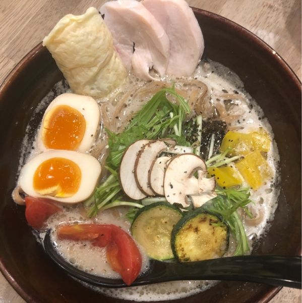 「キノコベジソバ」@ソラノイロ トンコツ&キノコの写真