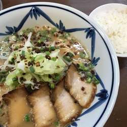 ザボンラーメン、サービスライス