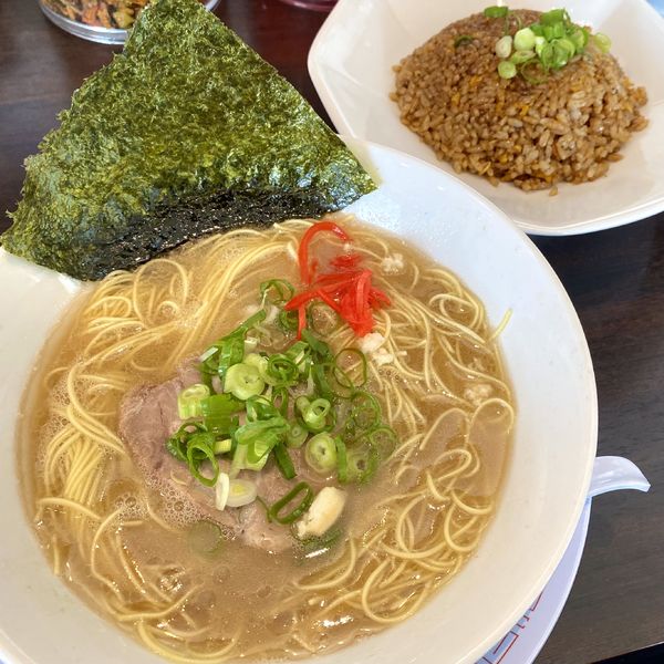 「ひまわり半チャーハンセット」@博多らーめん ひまわりの写真