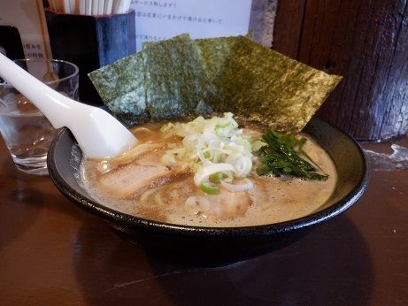 「コクの黒醤油　豚骨醤油らーめん」@麺処 宥乃の写真