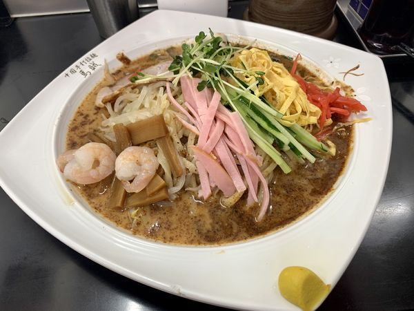 「馬賊冷やし中華1300円」@中国手打拉麺 馬賊 日暮里店の写真