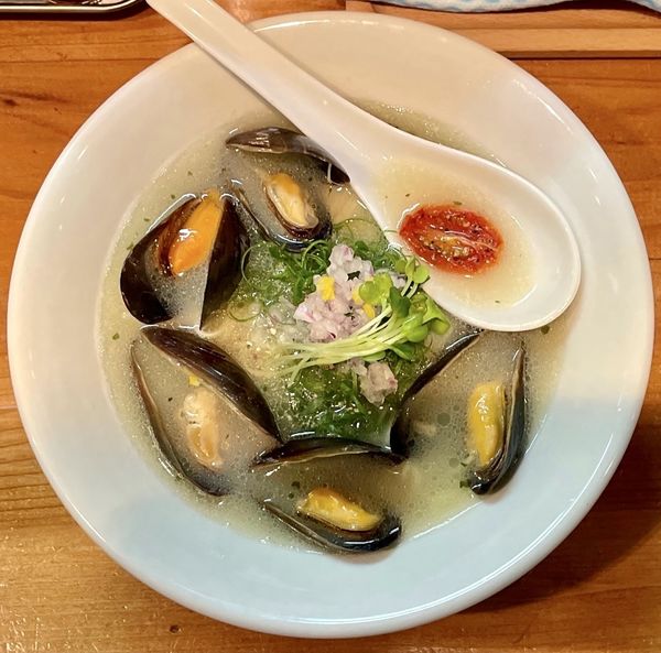 「［限定］ムール貝の塩SOBA ＋ たきこみごはん」@麺処 源玄の写真