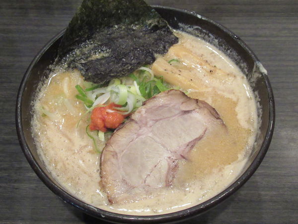 「白味噌らーめん（880円）」@北海道らーめん奥原流 久楽 EQUiA北千住店の写真