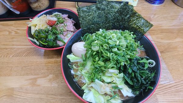 「ラーメン全部のせ￥1000日替わりまかない飯￥50」@麺家 紫極の写真