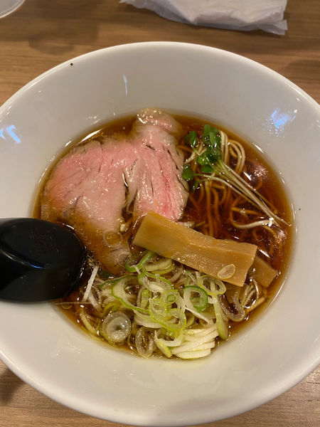 「焼きアゴ醤油らーめん」@ラーメン酒場 天狗の写真