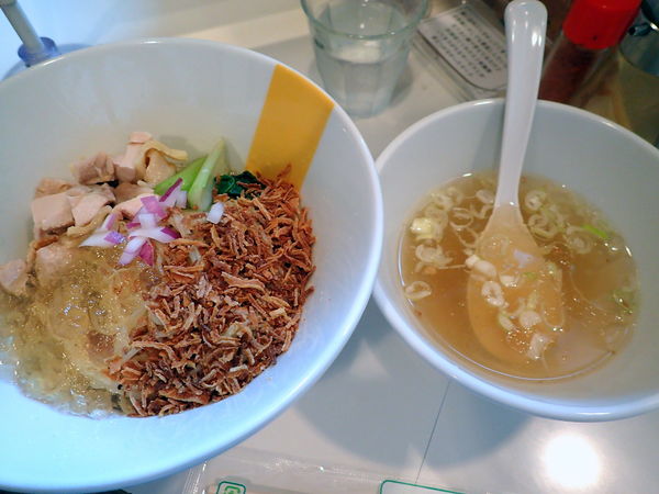 「【気まぐれ限定】冷たい塩生姜油そば」@塩生姜らー麺専門店 MANNISH 浅草店の写真