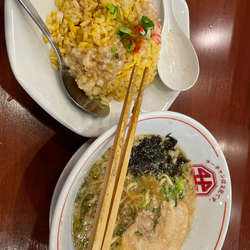 背脂生姜醤油ラーメン半チャーハンセット