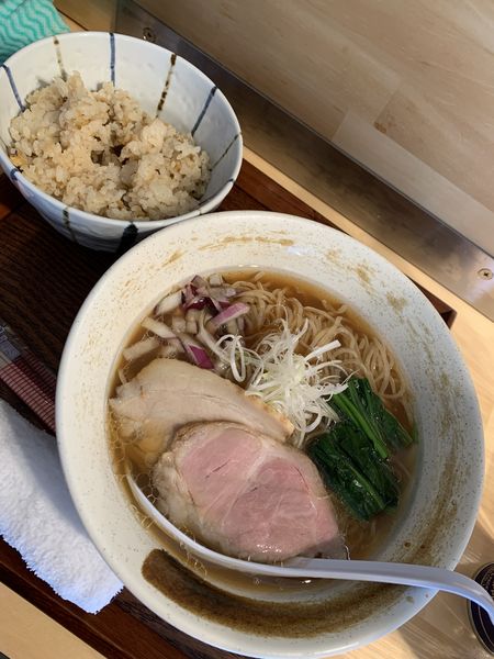 「醤油らぁめん880円  貝めし(並)250円」@貝出汁らぁ麺 みぎわの写真