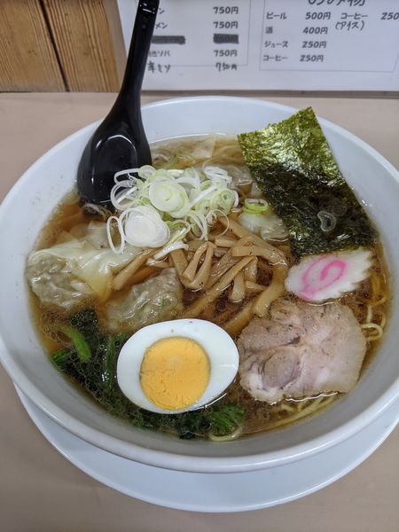 「ワンタンメン」@神社ラーメン 峰英軒の写真