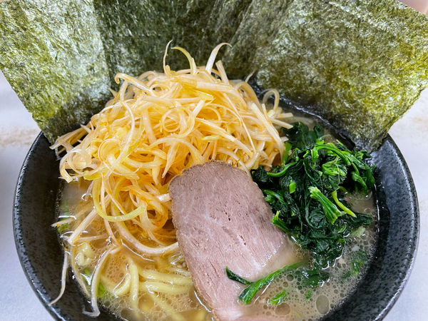 「ネギラーメン　海苔マシ」@川崎家 榎町店の写真