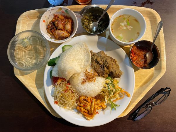 「ナシチャンプル（Beef Rendang）」@モンゴ モロの写真