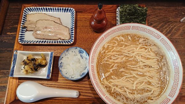 「鰺 あじ　８５０円」@炭火焼濃厚中華そば 倫道の写真