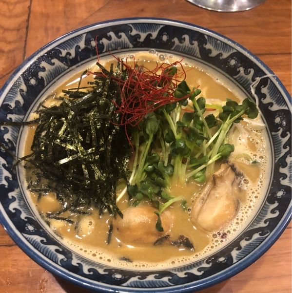 「牡蠣拉麺」@麺や佐市の写真