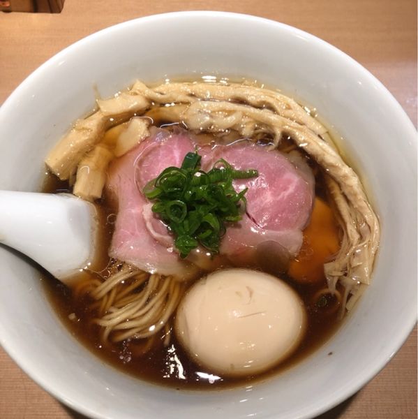 「特製醤油らーめん」@らぁ麺 はやし田 新宿本店の写真