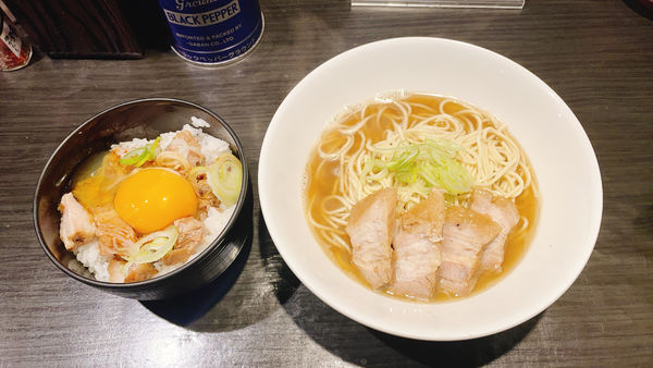 「肉そば 醤油」@自家製麺 伊藤 銀座店の写真