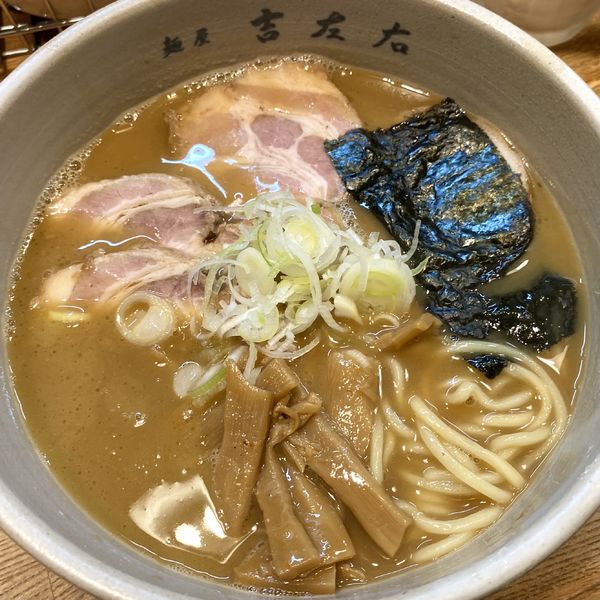 「らーめん＋トッピングチャーシュー」@麺屋吉左右の写真