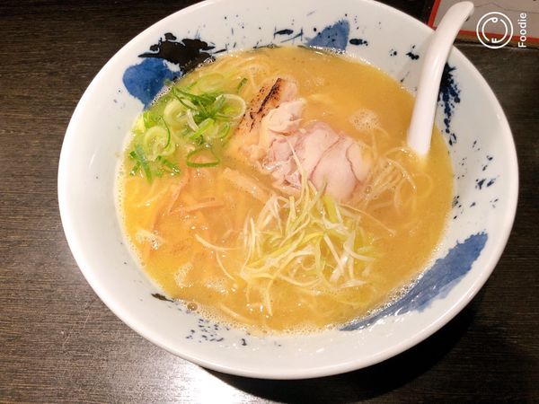 「鶏そば」@自家製麺 鶏そば 三歩一の写真