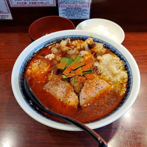 「特製辛スタミナ中華セットニンニクアブラからめ」@中華そば たた味の写真