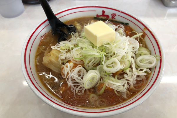 「蒙古タンメン820円+バター70円+ネギ70円」@蒙古タンメン中本 高崎店の写真