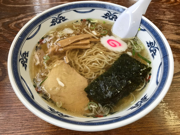 「中華そば 麺半分 600円」@志づ美の写真