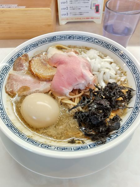 「特性煮干し鶏そば」@中華蕎麦 一無庵の写真