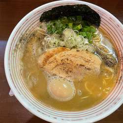 濃い鶏醤油ラーメン　煮卵