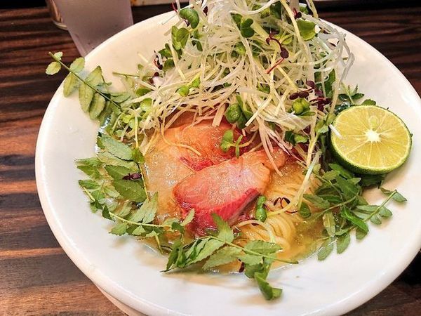「冷やしブリ大根のらーめん」@稲荷屋の写真