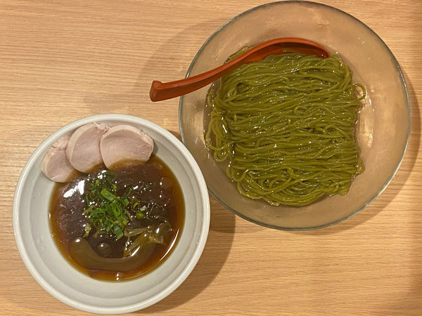 「じゅんさいの冷たいモリンガつけ麺」@焼きあご塩らー麺 たかはし 大船店の写真