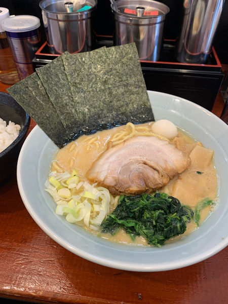 「家系醤油豚骨」@横浜家系ラーメン 圭壱家の写真