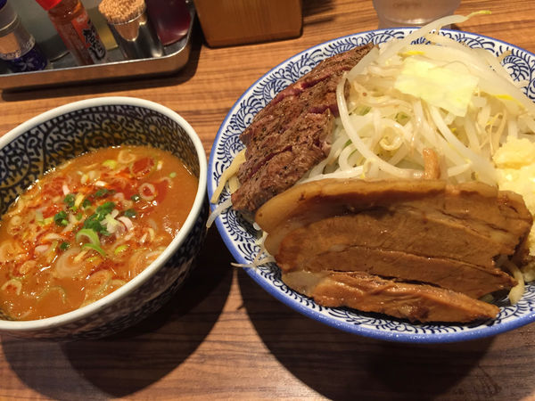 「辛つけ麺＋牛ステーキ」@ラーメン燈郎の写真