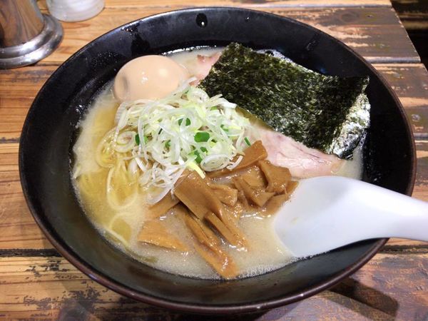 「ヨシベーラーメン塩」@ラーメン ヨシベー 錦糸町店の写真